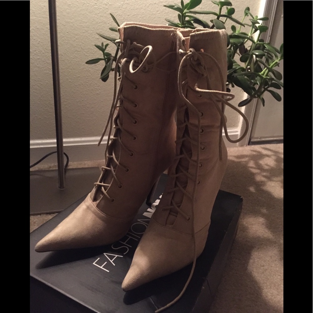 Like New! Fashion Nova Tan Suede Boots